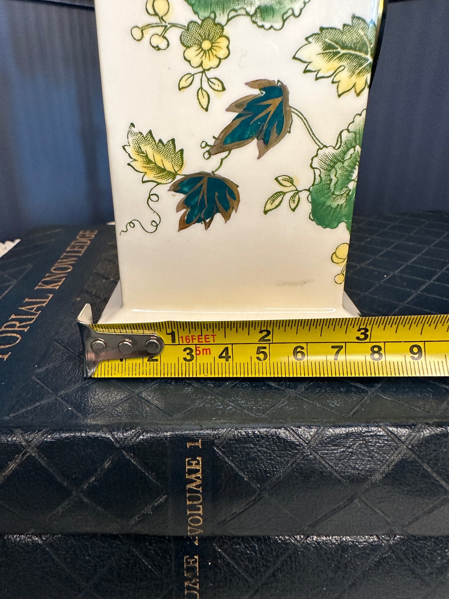 Vintage Mason’s Chartreuse Mantel Clock – Ironstone Ceramic Quartz Clock – Made in England – Green Floral Chinoiserie Design