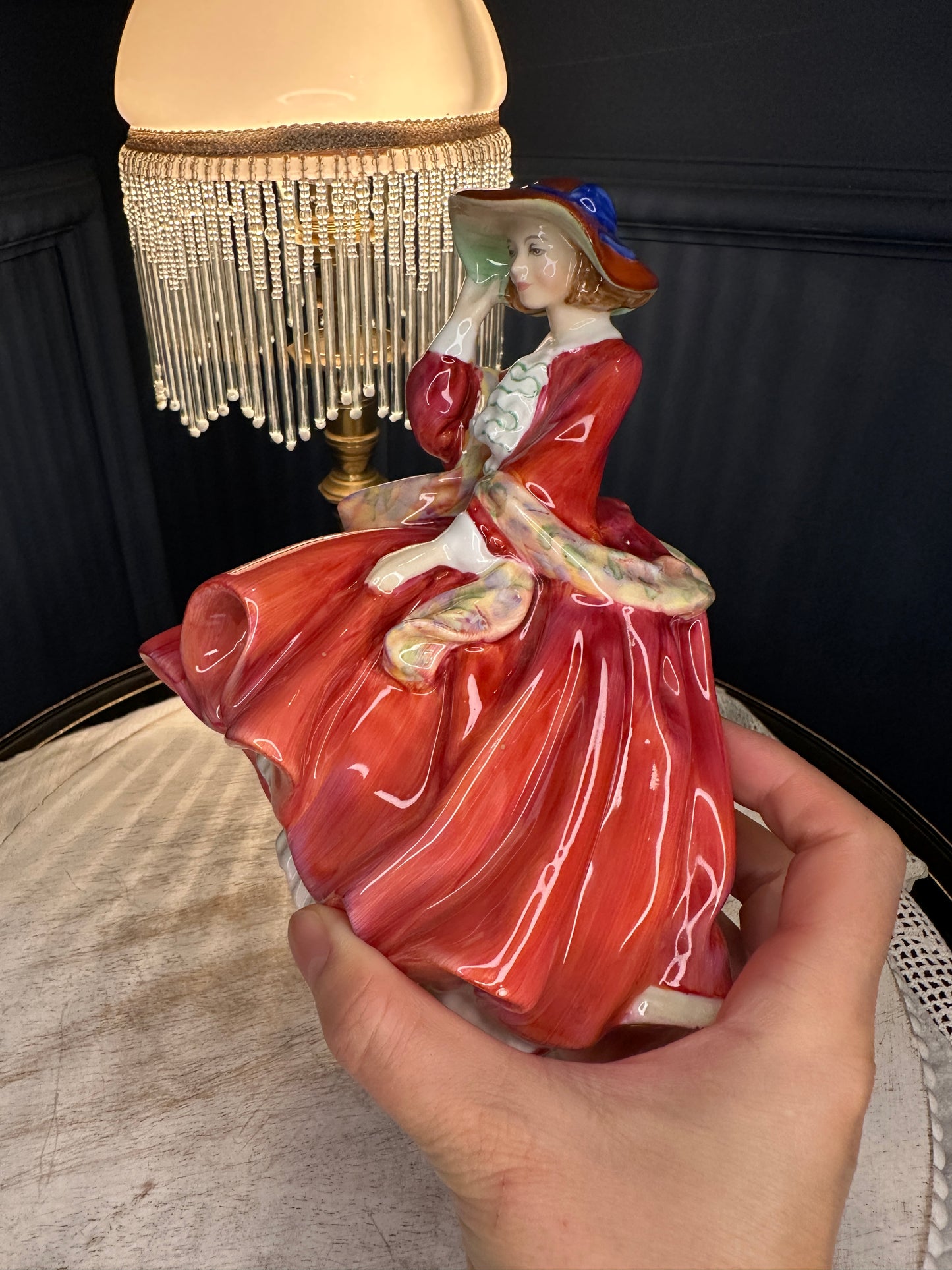 Royal Doulton Figurine “Top o’ the Hill” HN 1834 – Vintage English Porcelain Lady (1937)