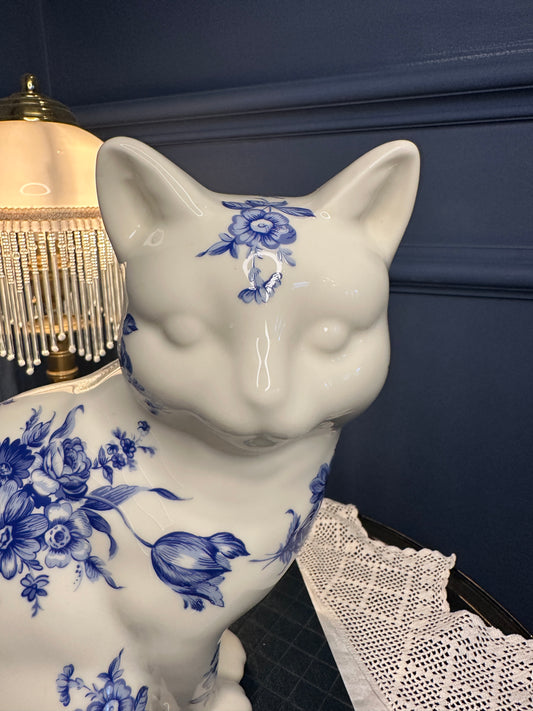 Vintage Staffordshire Blue & White Ceramic Cat Figurine
Alpha Omega | England | Large Decorative Collectible