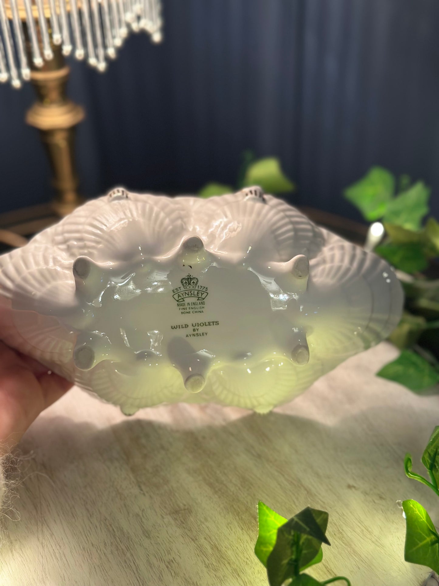 Aynsley "Wild Violets" shell-shaped dish "Sweet Violet" pattern