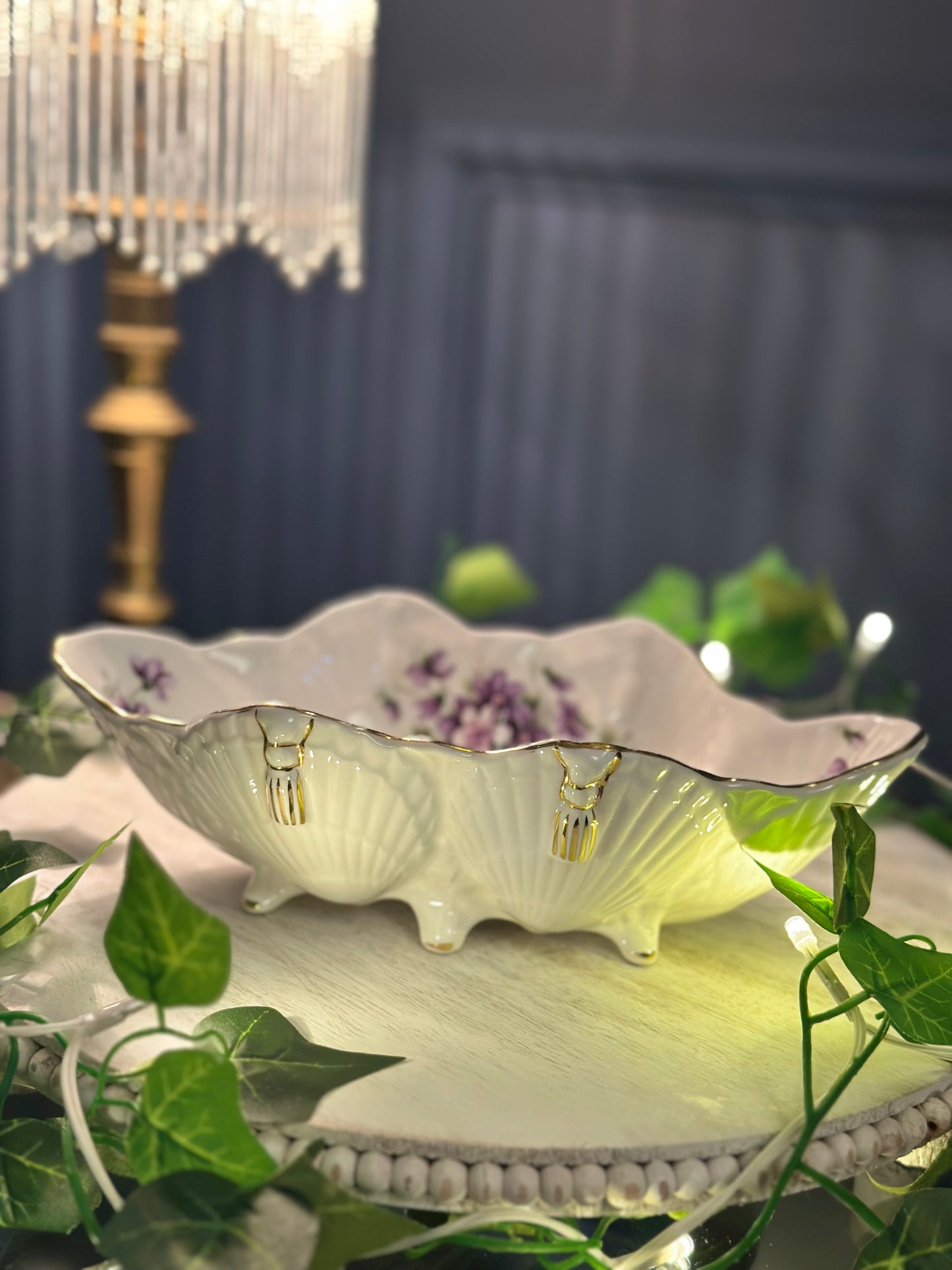 Aynsley "Wild Violets" shell-shaped dish "Sweet Violet" pattern