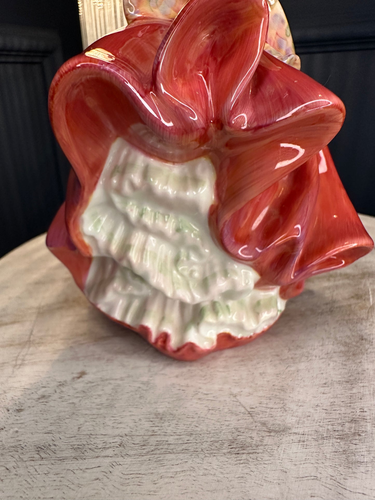 Royal Doulton Figurine “Top o’ the Hill” HN 1834 – Vintage English Porcelain Lady (1937)